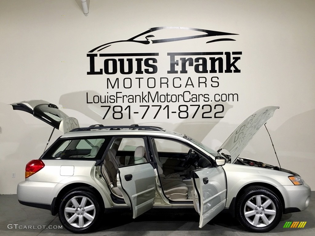 2007 Outback 2.5i Wagon - Champagne Gold Opal / Warm Ivory Tweed photo #32