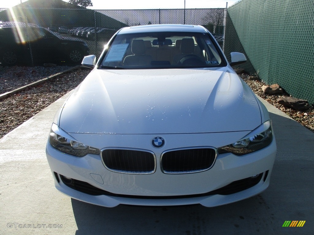 2014 3 Series 320i xDrive Sedan - Alpine White / Venetian Beige photo #6