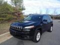 Brilliant Black Crystal Pearl - Cherokee Latitude 4x4 Photo No. 2