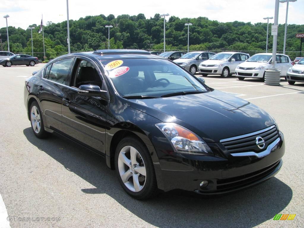 2007 Altima 3.5 SE - Super Black / Charcoal photo #5