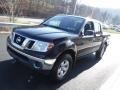 Super Black - Frontier SE Crew Cab 4x4 Photo No. 5
