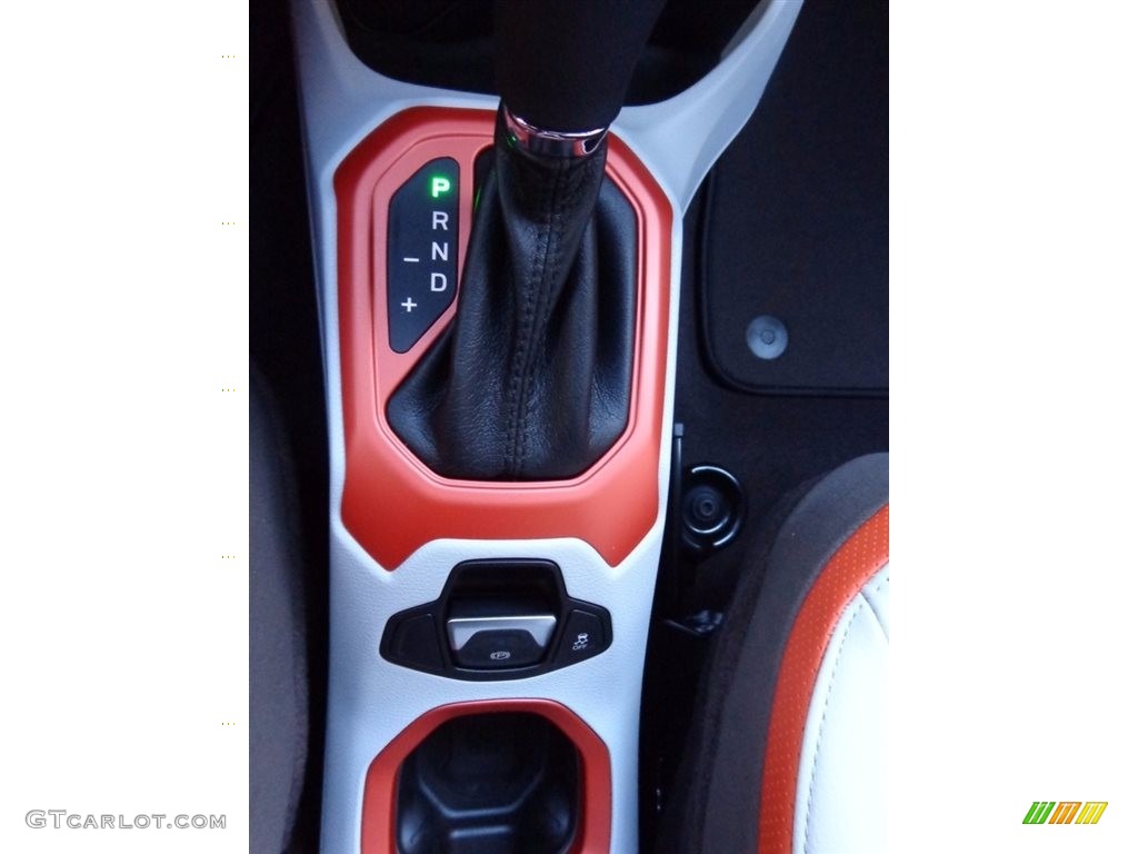 2017 Jeep Renegade Limited 4x4 Transmission Photos