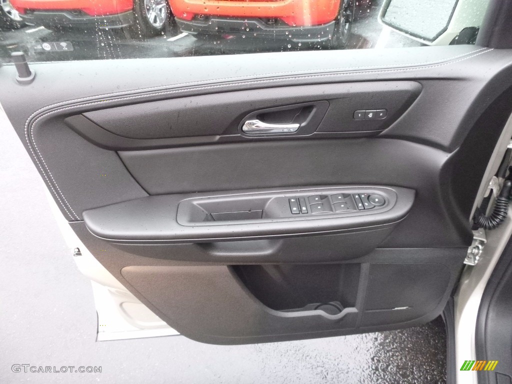 2017 Chevrolet Traverse LT AWD Door Panel Photos