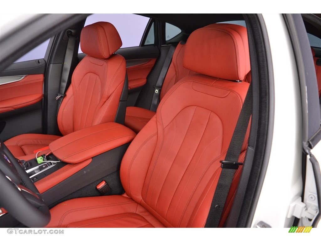 2017 BMW X6 sDrive35i Front Seat Photos