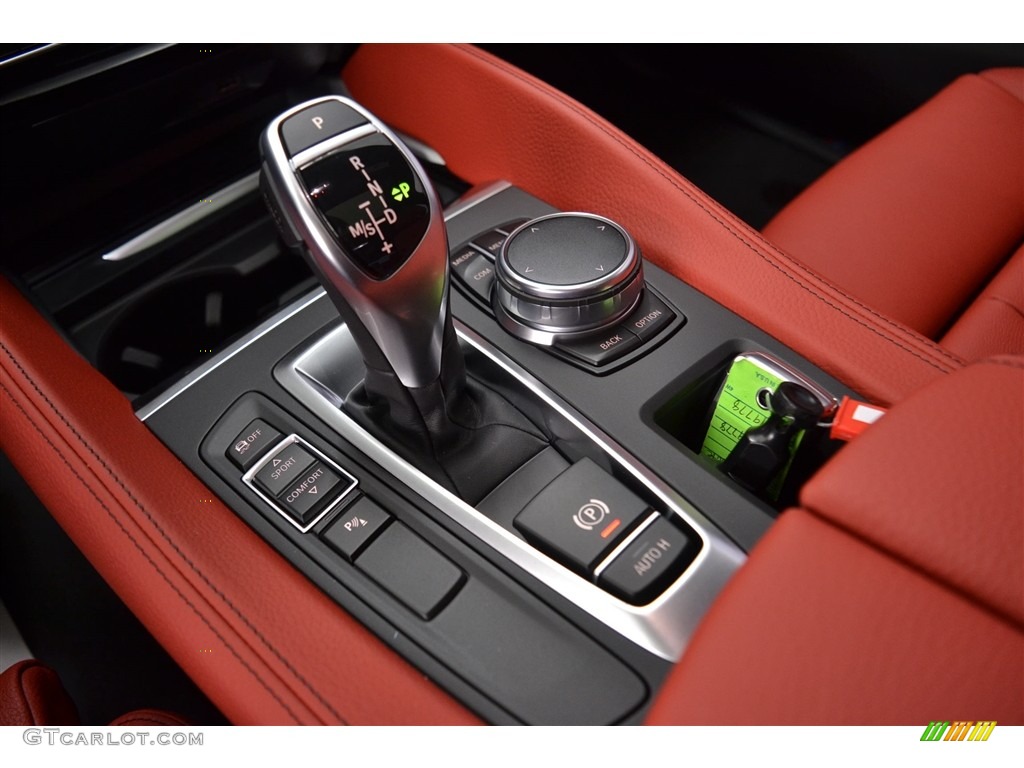2017 BMW X6 sDrive35i Transmission Photos
