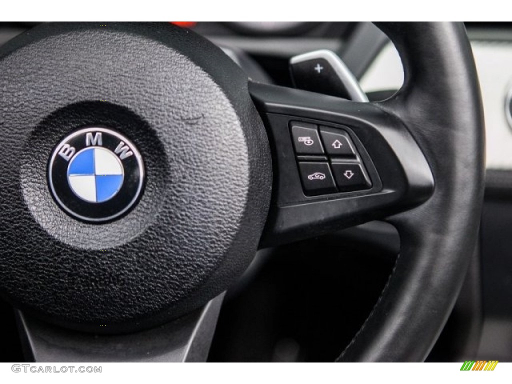 2014 BMW Z4 sDrive35is Controls Photos