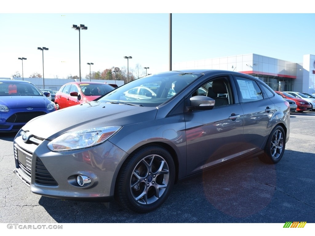 2014 Focus SE Sedan - Sterling Gray / Charcoal Black photo #7