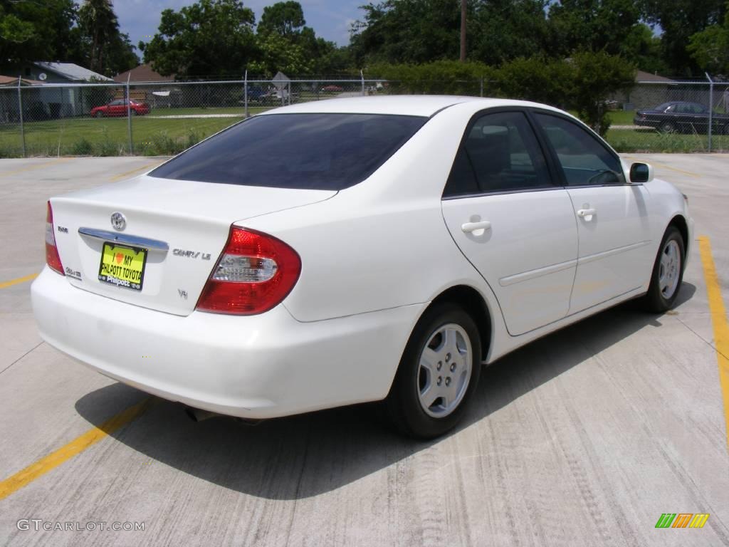 2002 Camry LE V6 - Super White / Stone photo #3