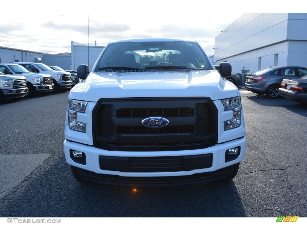 2017 F150 XL SuperCrew 4x4 - Oxford White / Earth Gray photo #4