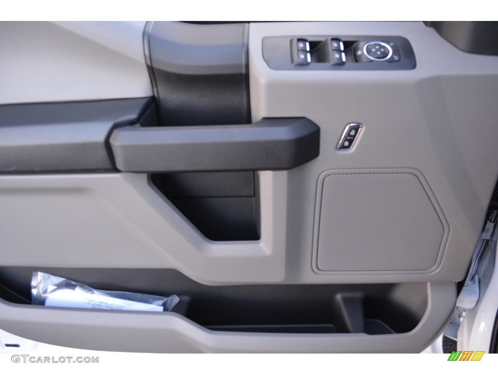 2017 F150 XL SuperCrew 4x4 - Oxford White / Earth Gray photo #7