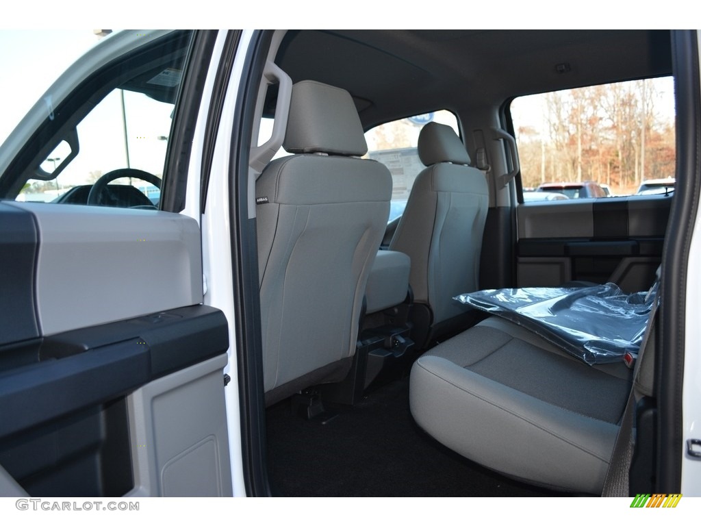 2017 F150 XL SuperCrew 4x4 - Oxford White / Earth Gray photo #10