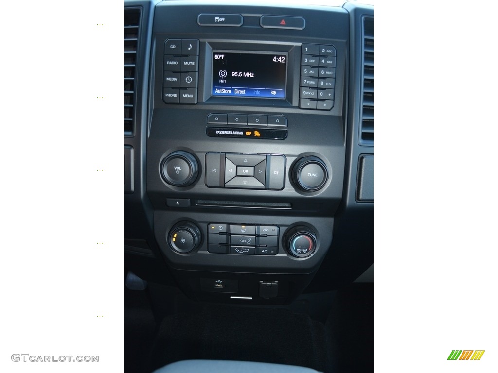 2017 F150 XL SuperCrew 4x4 - Oxford White / Earth Gray photo #11