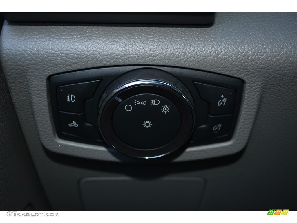 2017 F150 XL SuperCrew 4x4 - Oxford White / Earth Gray photo #15