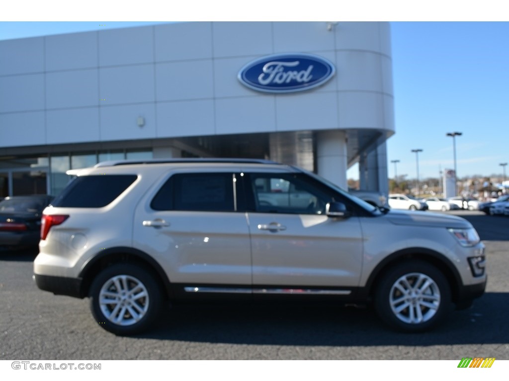 2017 Explorer XLT - White Gold / Medium Light Camel photo #2