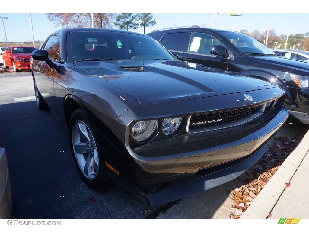 2010 Challenger SE - Brilliant Black Crystal Pearl / Dark Slate Gray photo #4