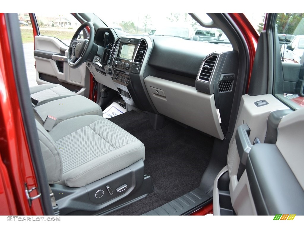 2017 F150 XLT SuperCrew 4x4 - Ruby Red / Earth Gray photo #19