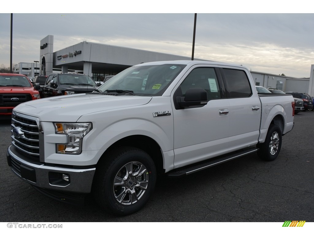 2017 F150 XLT SuperCrew - Oxford White / Earth Gray photo #3