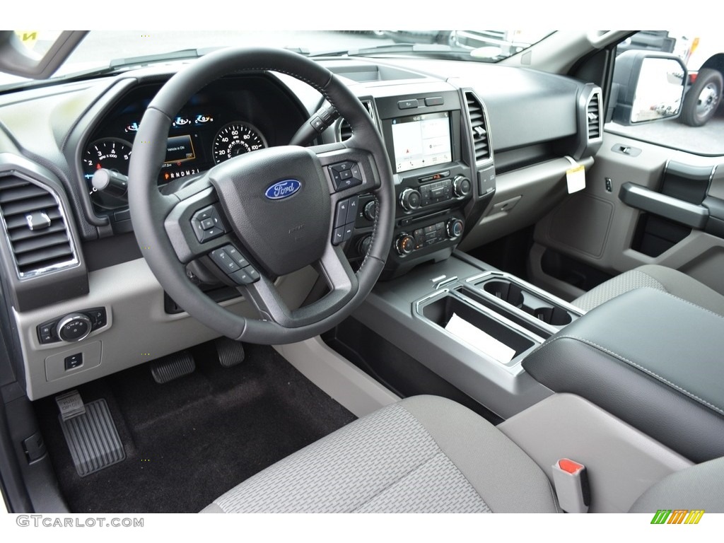 2017 F150 XLT SuperCrew - Oxford White / Earth Gray photo #9