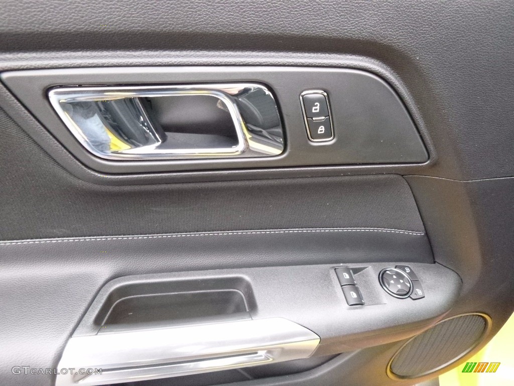 2017 Ford Mustang GT Coupe Door Panel Photos