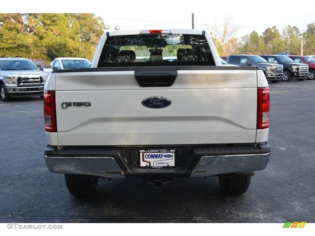 2017 F150 XL SuperCab 4x4 - Oxford White / Earth Gray photo #4