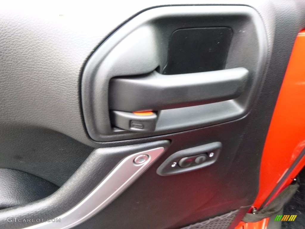 2017 Wrangler Sahara 4x4 - Firecracker Red / Black photo #14