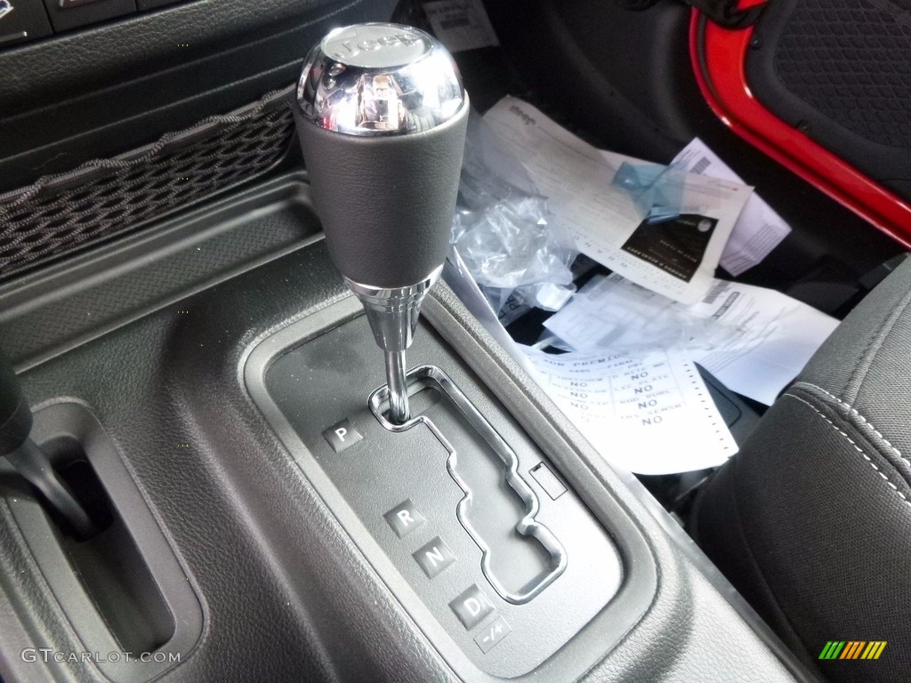 2017 Wrangler Sahara 4x4 - Firecracker Red / Black photo #18