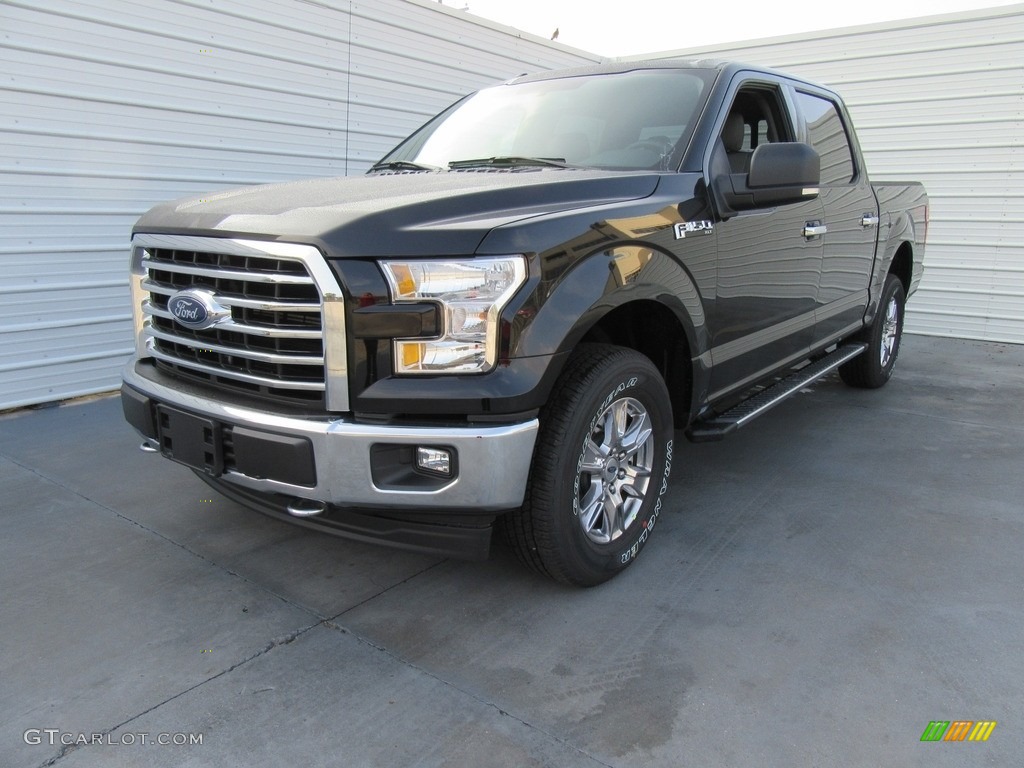2017 F150 XLT SuperCrew 4x4 - Shadow Black / Earth Gray photo #7