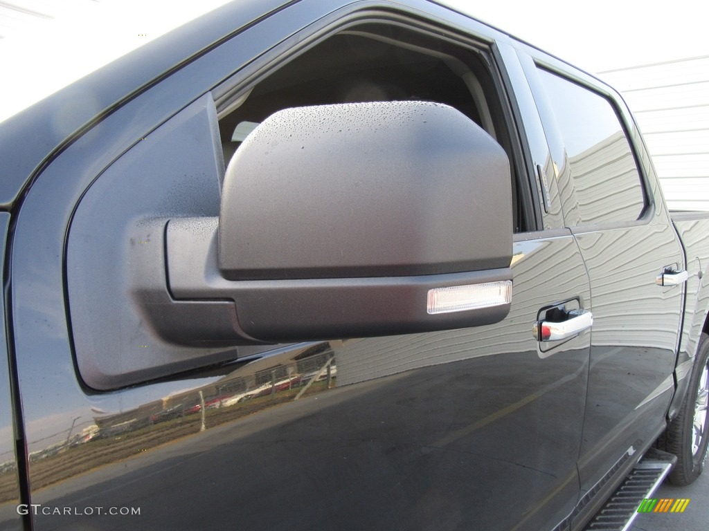 2017 F150 XLT SuperCrew 4x4 - Shadow Black / Earth Gray photo #13