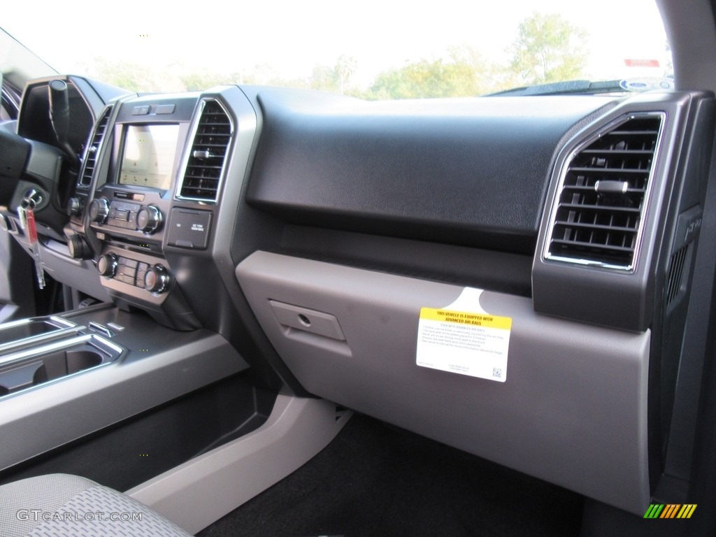 2017 F150 XLT SuperCrew 4x4 - Shadow Black / Earth Gray photo #18
