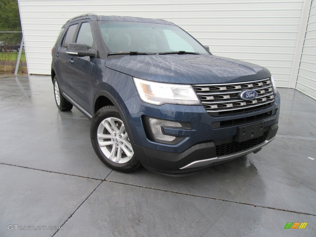 2017 Explorer XLT - Blue Jeans / Ebony Black photo #2