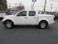 2009 Avalanche White Nissan Frontier SE Crew Cab 4x4  photo #9