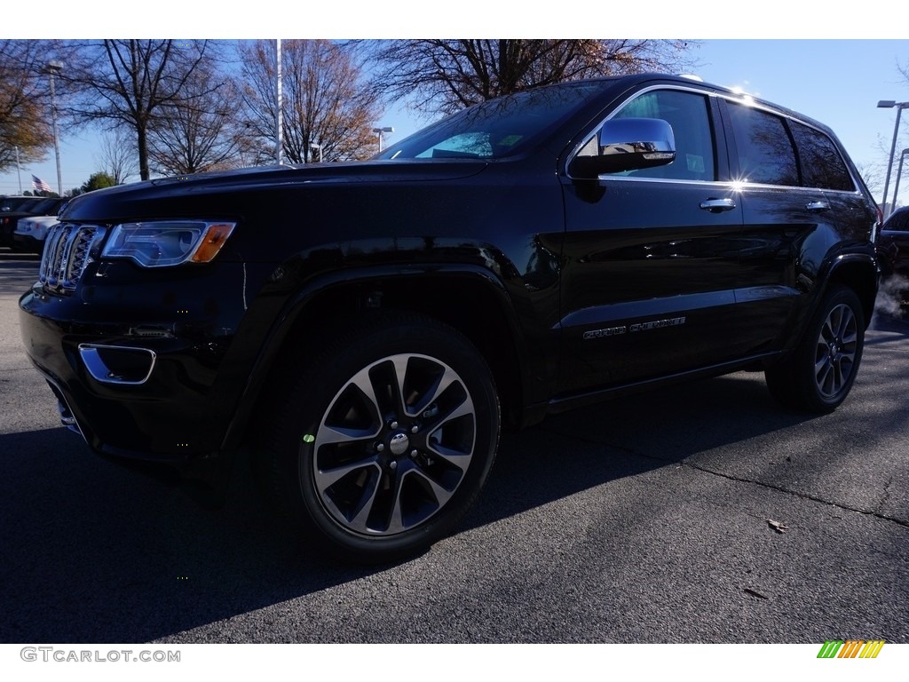 2017 Grand Cherokee Overland - Diamond Black Crystal Pearl / Brown/Light Frost Beige photo #1