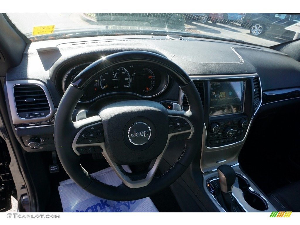 2017 Grand Cherokee Overland - Diamond Black Crystal Pearl / Black photo #7
