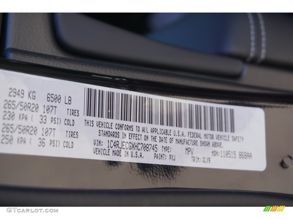 2017 Grand Cherokee Overland - Diamond Black Crystal Pearl / Black photo #10