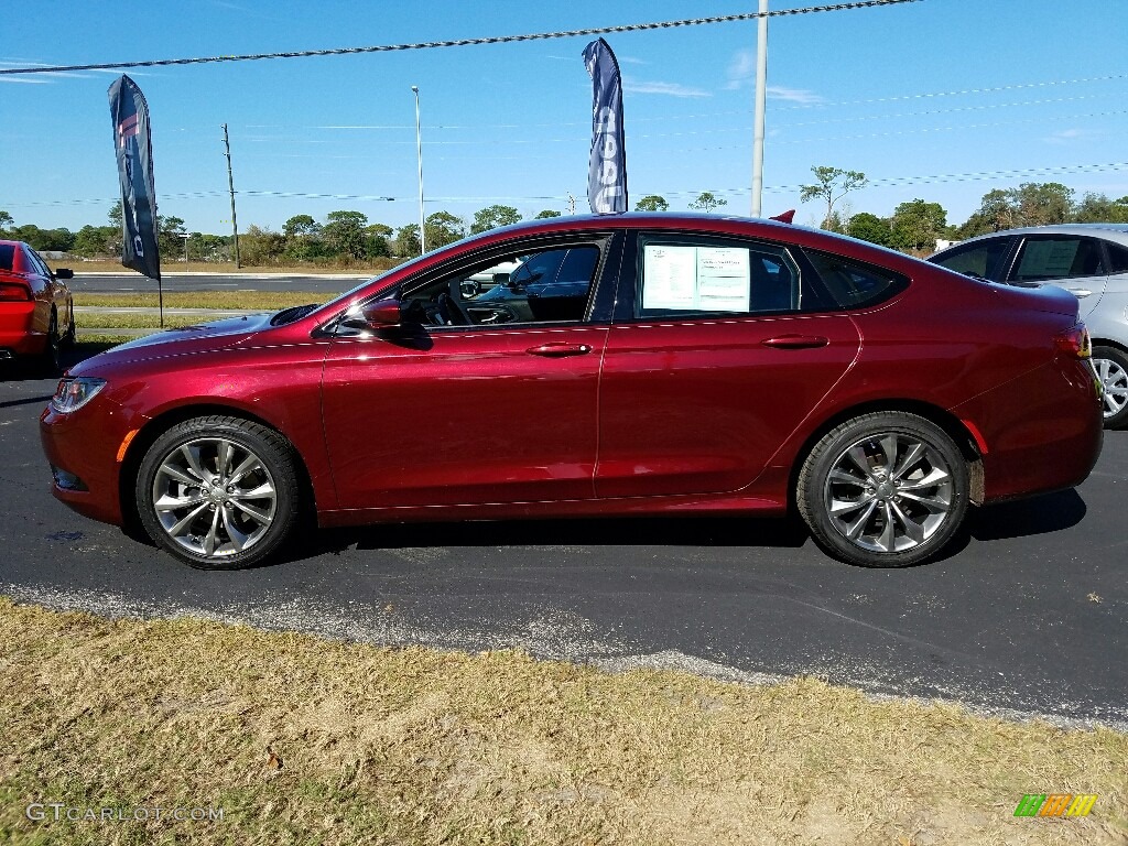 2015 200 S - Velvet Red Pearl / Black photo #2