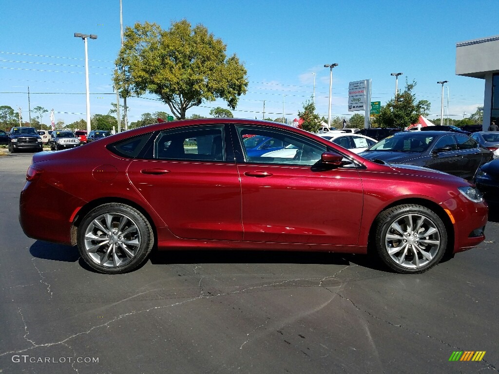 2015 200 S - Velvet Red Pearl / Black photo #6