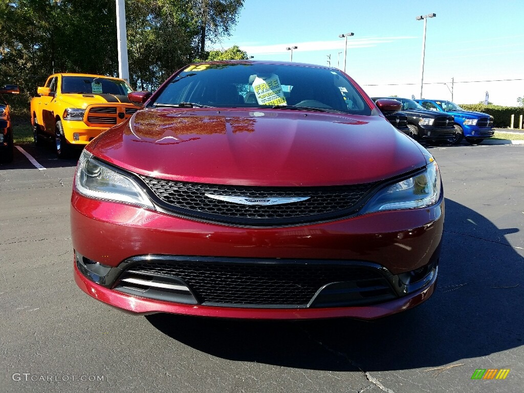 2015 200 S - Velvet Red Pearl / Black photo #8