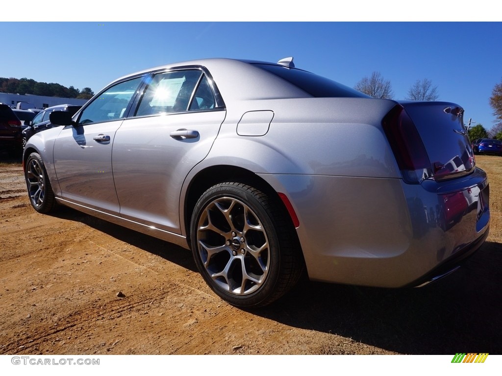 2016 300 S - Billet Silver Metallic / Black photo #2