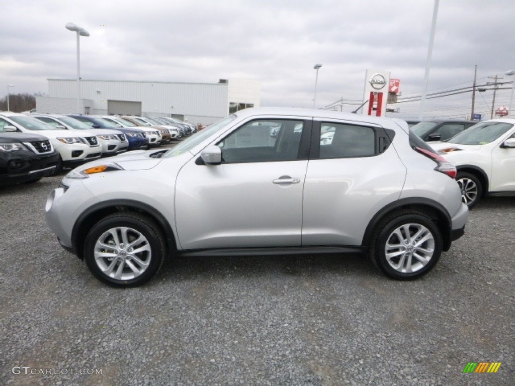 2017 Juke S AWD - Brilliant Silver / Black/Silver photo #10