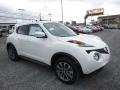 Front 3/4 View of 2017 Juke SL AWD