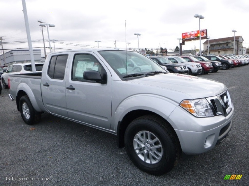 2017 Frontier SV Crew Cab 4x4 - Brilliant Silver / Steel photo #1