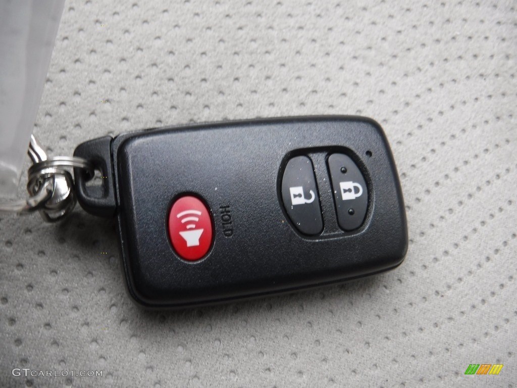 2010 Prius Hybrid II - Blizzard White Pearl / Bisque photo #17