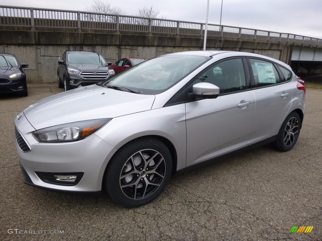 Ingot Silver 2017 Ford Focus SEL Hatch Exterior Photo #117487721