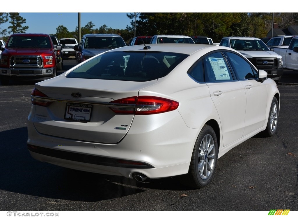 2017 Fusion SE - White Platinum / Ebony photo #3