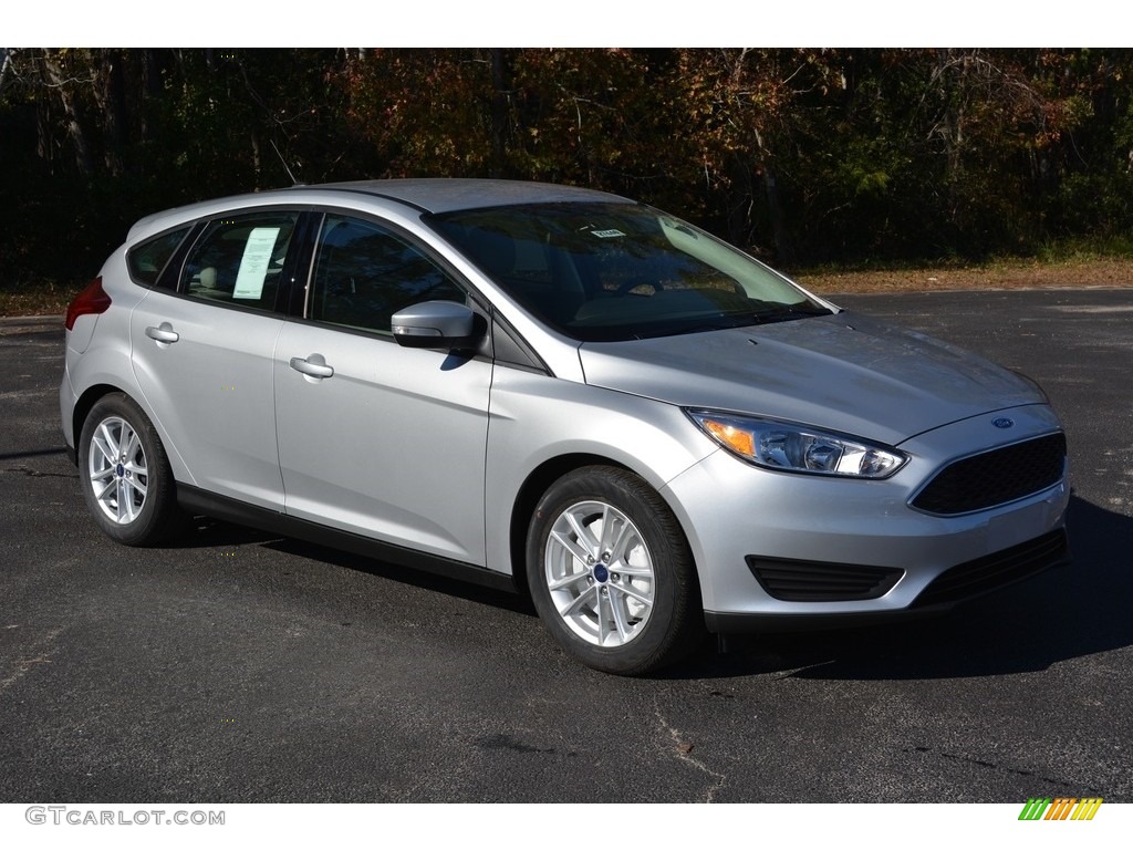 2016 Focus SE Hatch - Ingot Silver / Medium Light Stone photo #1