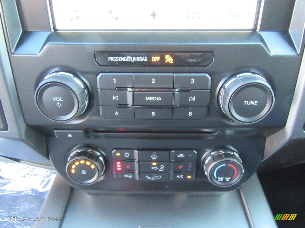 2017 F150 XLT SuperCrew - Shadow Black / Earth Gray photo #27