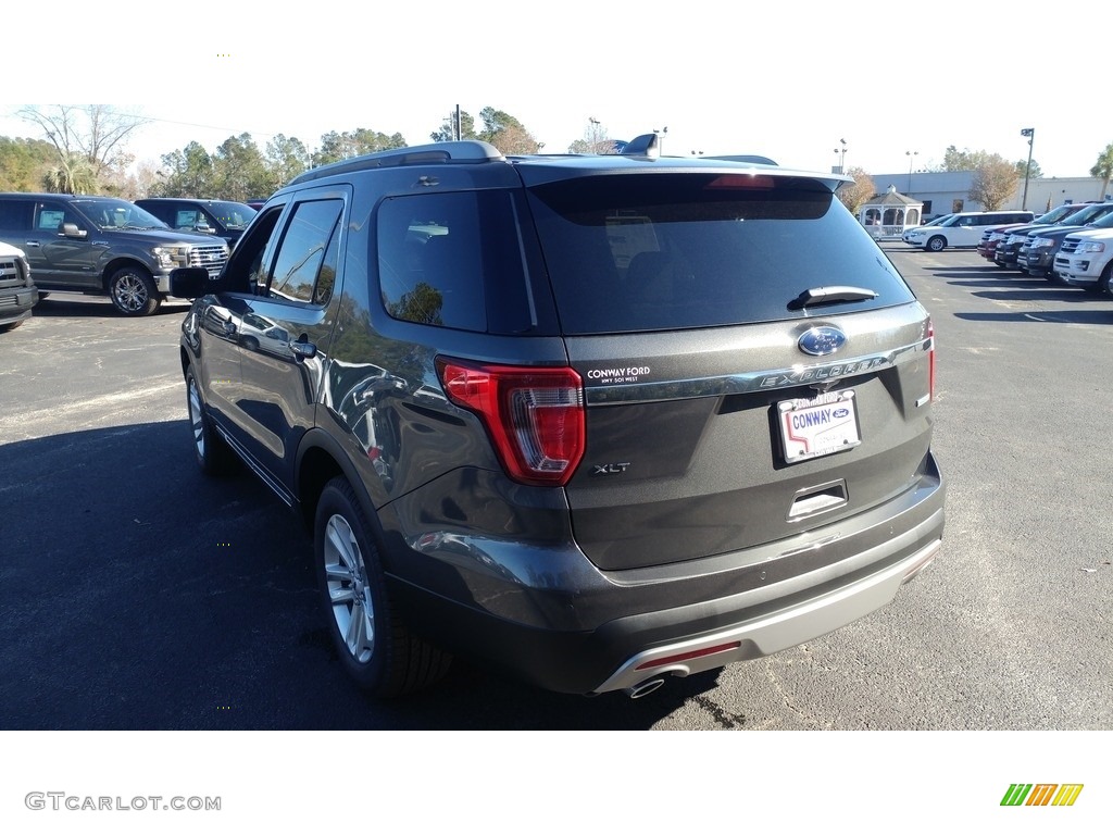 2017 Explorer XLT - Magnetic / Ebony Black photo #8
