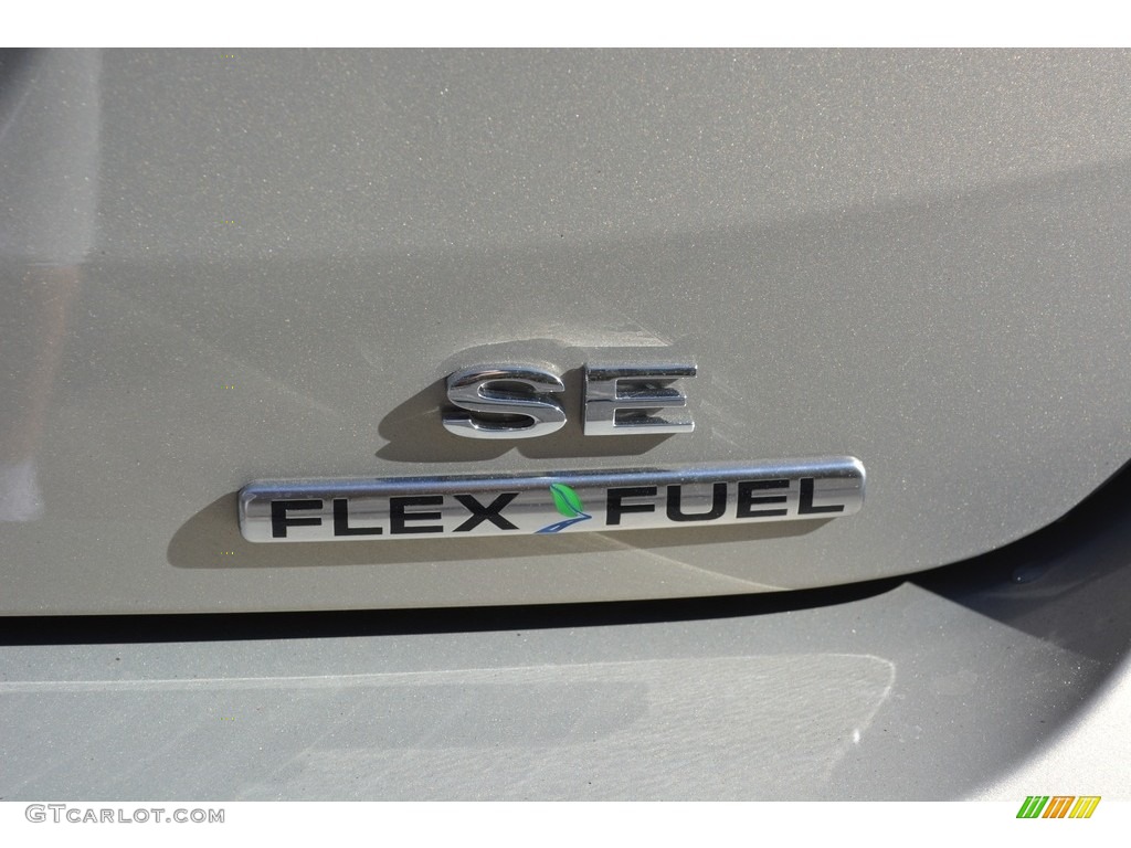 2016 Focus SE Sedan - Tectonic / Charcoal Black photo #5