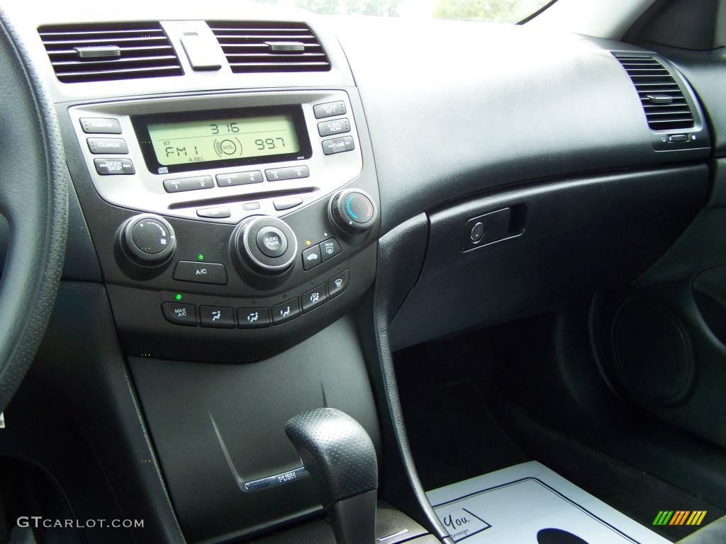 2006 Accord LX Sedan - Alabaster Silver Metallic / Black photo #14