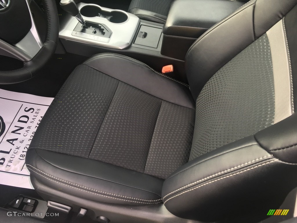2014 Camry SE - Classic Silver Metallic / Black/Ash photo #3